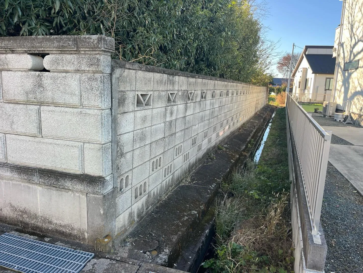 伊勢崎市にお住まいの皆さん、古くなった境界ブロックやフェンス...